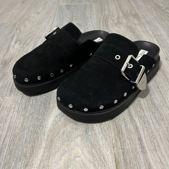 LIKE NEW! Women's Steve Madden Cherrie Black Suede Clog - 6.5 - Picture 2 of 11
